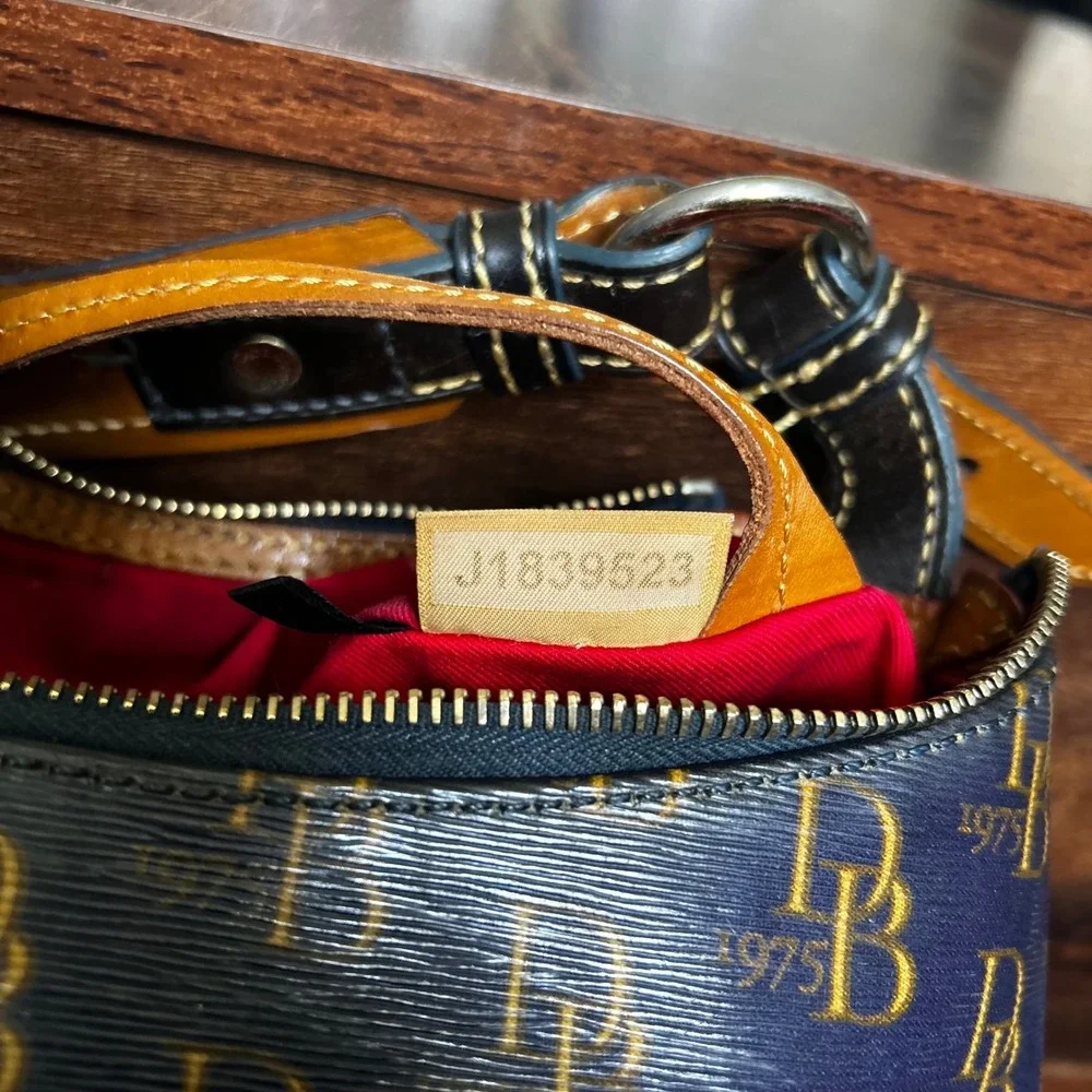 Dooney & Bourke Collins 1975 Signature Brown Leather Shoulder Bag Hobo Navy Blue